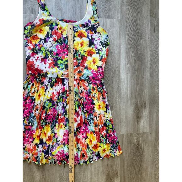 Lauren Ralph Lauren Floral Sleeveless, Dress, Women's size 6 Colorful Pleated - Picture 3 of 9
